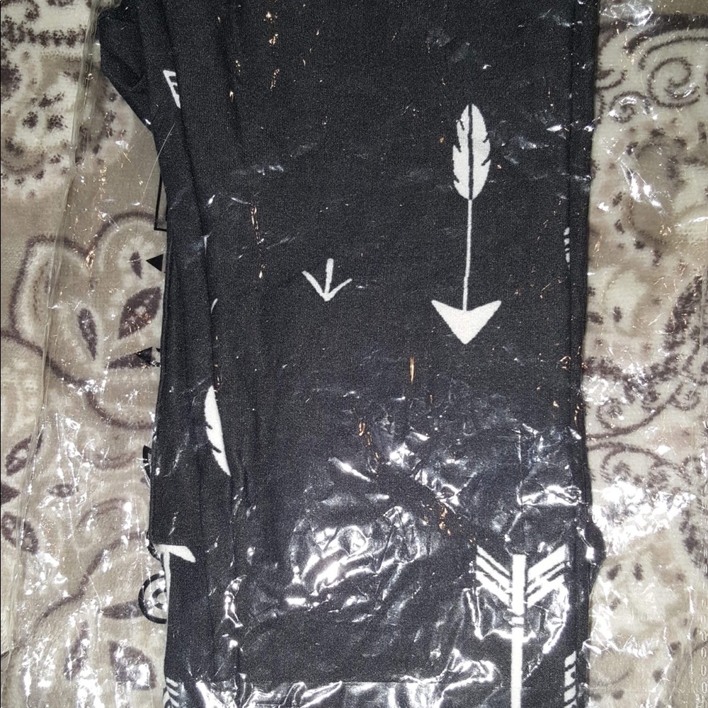 LulaRoe Kids Leggings- Arrows